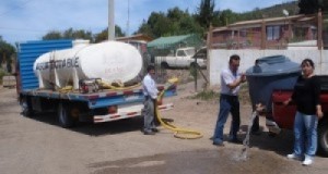 Municipio de Ovalle entrega más de 100 mil litros de agua en la zona rural diariamente