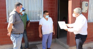 55 familias de la villa Nueva Esperanza recibieron las escrituras de sus viviendas
