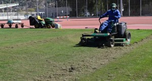 Se inició la resiembra de cancha del Estadio Municipal de Ovalle