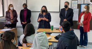 En colegio José Manuel Balmaceda de La Serena autoridades dialogan con estudiantes y docentes sobre educación no sexista