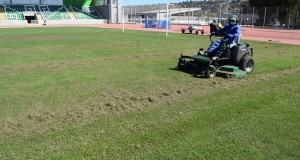 Avanza la resiembra de la cancha Estadio Municipal Diaguita de Ovalle