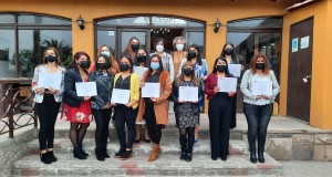 Trabajadoras de jardines infantiles  de Fundación Integra reciben certificación de estudios universitarios