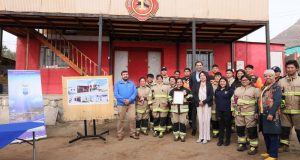 Gobernadora Regional entrega adjudicación a Bomberos de la comuna de La Higuera para la construcción de nuevo cuartel.