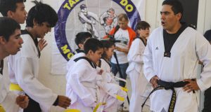 En Monte Patria 40 alumnos de la academia municipal de Taekwondo reciben sus ascensos de cinturón.