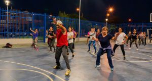 Oficina de Deportes del Municipio Ovallino invita a clases de Zumba y Baile entretenido.