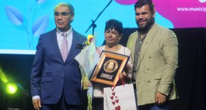 Nueve ovallinas recibieron homenaje en la conmemoración del Día Internacional de la Mujer.