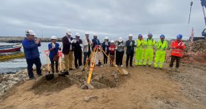 En Caleta Talquilla de la comuna de Ovalle, instalan primera piedra de la nueva caleta, comprometida por el Presidente Boric.