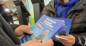 Gobierno invita a actualizar postulación al subsidio eléctrico: Familias del 40% más vulnerable en el Registro Social de Hogares podrán acceder a descuentos en sus cuentas de la luz
