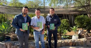 Apicultor ovallino, usuario de Indap, escribió el libro «Desde Mi Oasis» que es fiel reflejo de la resiliencia del Mundo Rural