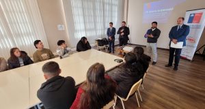 30 estudiantes con discapacidad recibieron beca para generar apoyos inclusivos al cursar una carrera en educación superior. Esta beca del Ministerio de Desarrollo Social y Familia se entrega a través del Servicio Nacional de la Discapacidad (SENADIS)