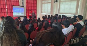 Servicio de Reinserción Juvenil desarrolla taller sobre responsabilidad penal adolescente con estudiantes de Monte Patria.